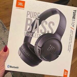 NEW JBL Pure Bass Wireless headphones